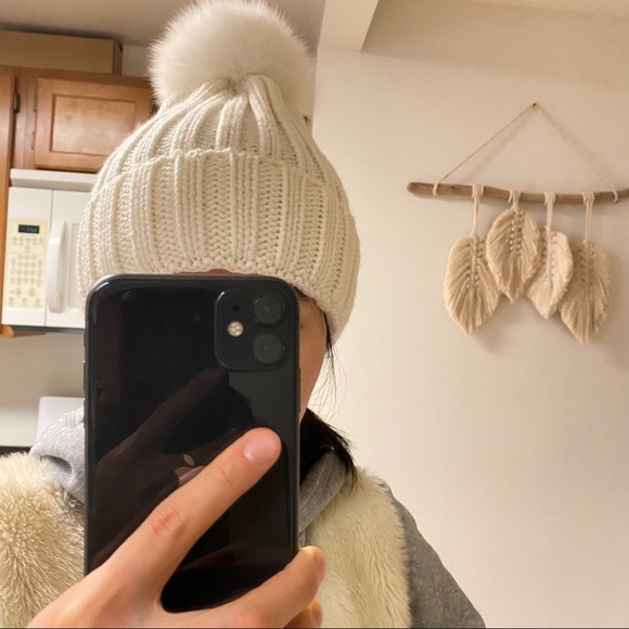 Ribbed Beanie with Rabbit Fur Pompom White - Picture 6 of 7